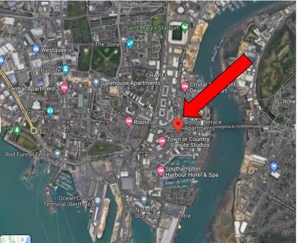 a map of a city with a red arrow at Bridge Terrace E in Southampton