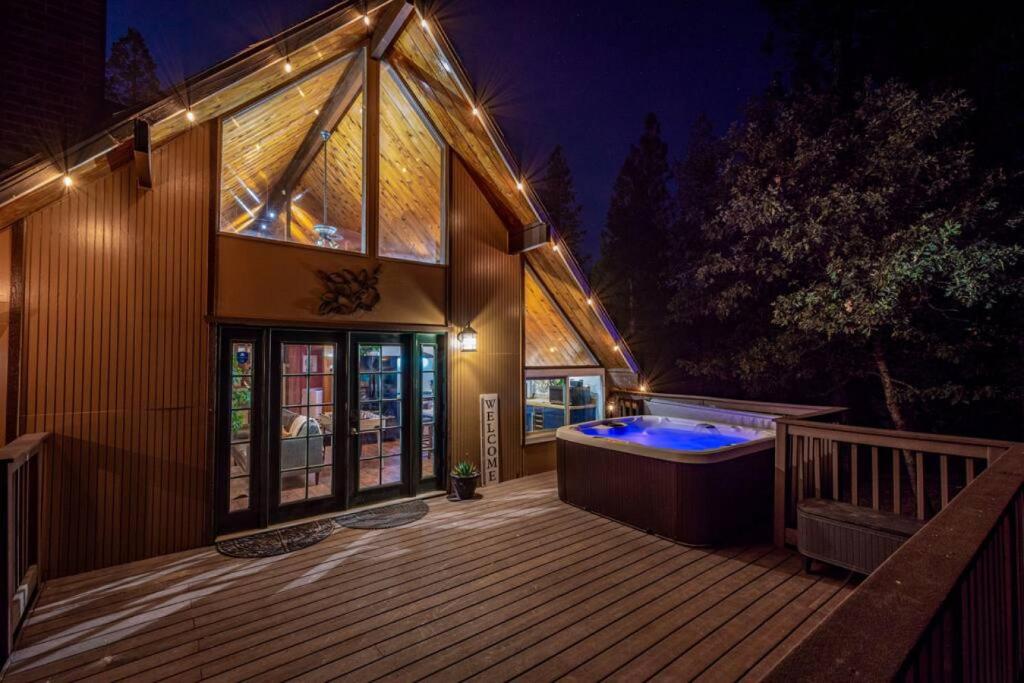 Bass Lake Chalet by Mono Rock with Hot Tub, Fire pit, BBQ Grill, RV and  Boat Parking, Oakhurst – Updated 2024 Prices