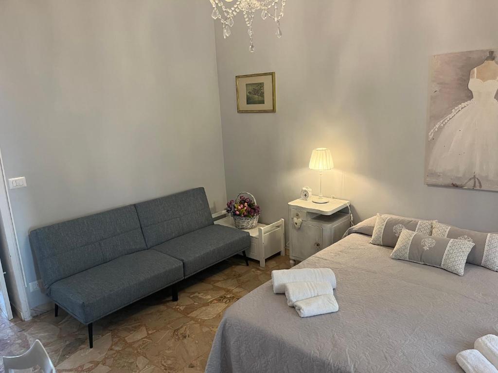 MISS POLLY Suite - Housity