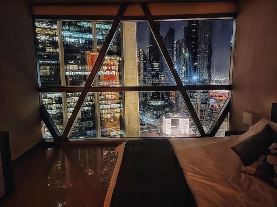Fotografie z fotogalerie ubytování Newly furnished, spacious and modern 1BR in DIFC v Dubaji