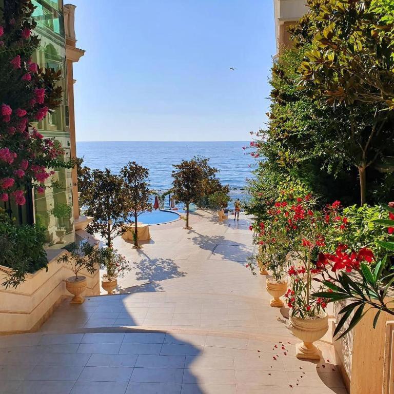 La Mer spacious studio with a sea view