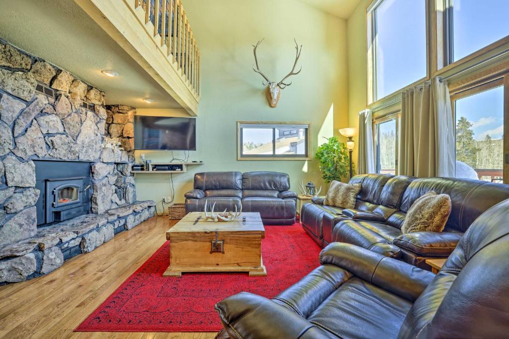 Silverthorne Home with Private Deck and Hot Tub!, Silverthorne (updated