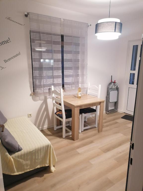 Posedenie v ubytovaní NEW Apartman Ziganto Z near the beach with terrace