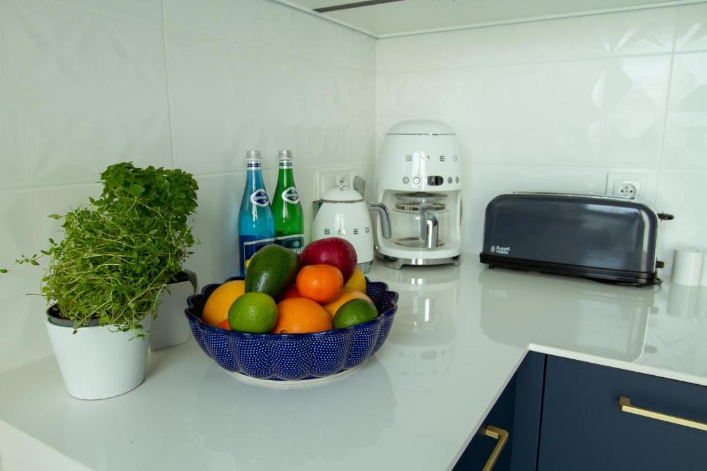 Kuchyňa alebo kuchynka v ubytovaní Nowy Apartment przy Placu Szembeka