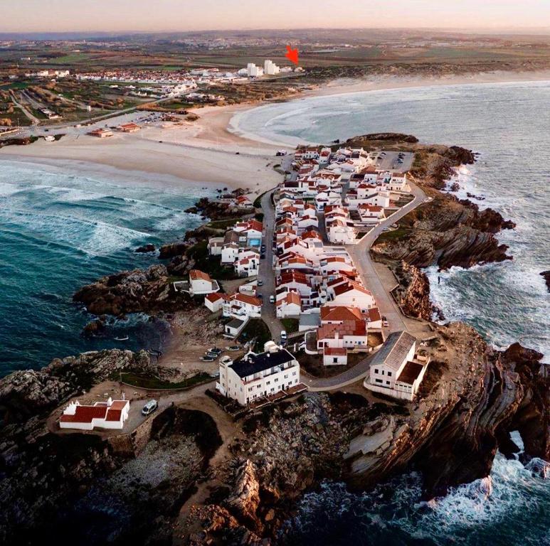 Guesthouse Tiki House, Ferrel, Portugal