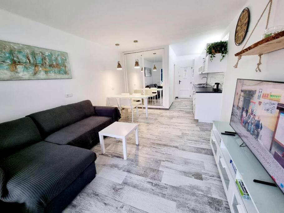 Kuchyň nebo kuchyňský kout v ubytování Apartamento SMERALDO 11 PLAYA ROCA