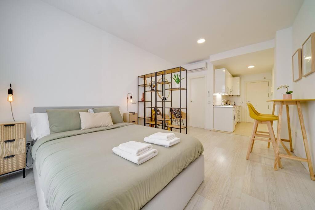 Posteľ alebo postele v izbe v ubytovaní Exquisito estudio en el Centro de Málaga