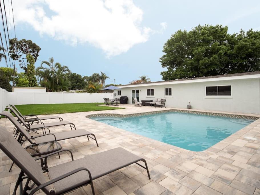 Heated Pool Dunedin Honeymoon Island and CLW Beach, Dunedin (updated
