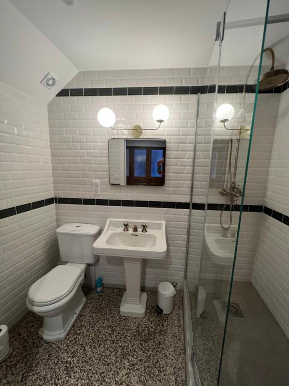 Kúpeľňa v ubytovaní Maison d'hôtes de la prison en toutes libertés