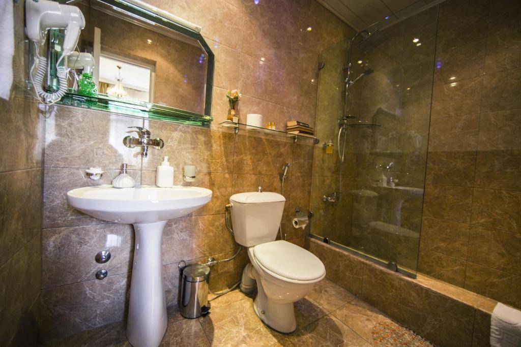 Koupelna v ubytování David Hotel - Ethno style