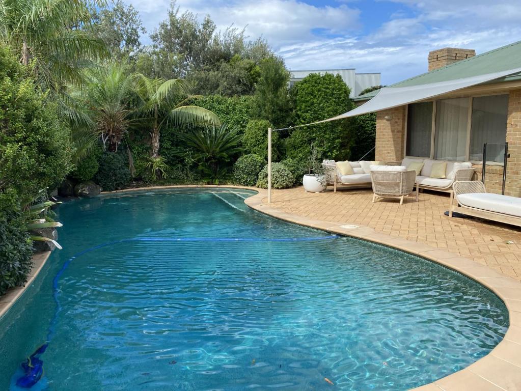 EAST20C Seaside Beach House, Culburra Beach (updated prices 2024)