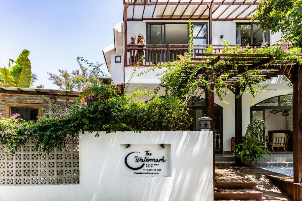 The Watermark Beachside Hotel - 9