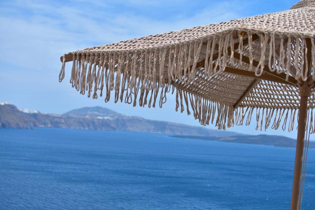 Fotografie z fotogalerie ubytování Oinos Luxury Suites Caldera v destinaci Oia