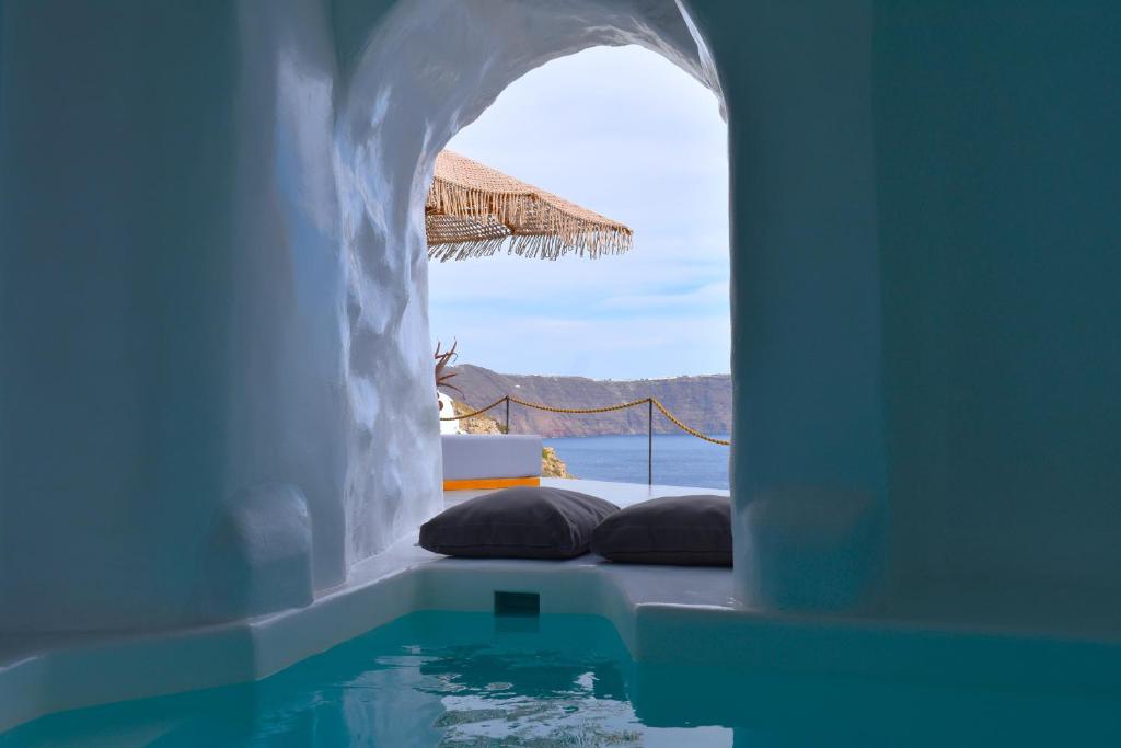Fotografie z fotogalerie ubytování Oinos Luxury Suites Caldera v destinaci Oia