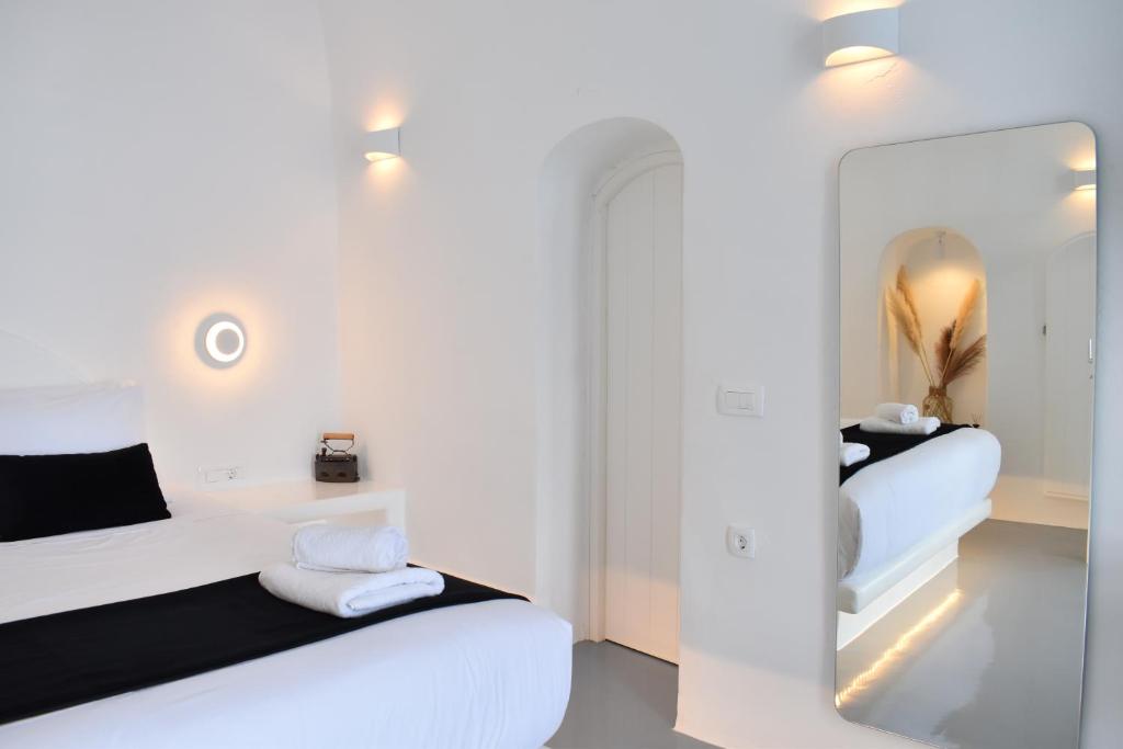 Fotografie z fotogalerie ubytování Oinos Luxury Suites Caldera v destinaci Oia