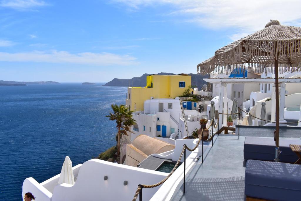 Fotografie z fotogalerie ubytování Oinos Luxury Suites Caldera v destinaci Oia
