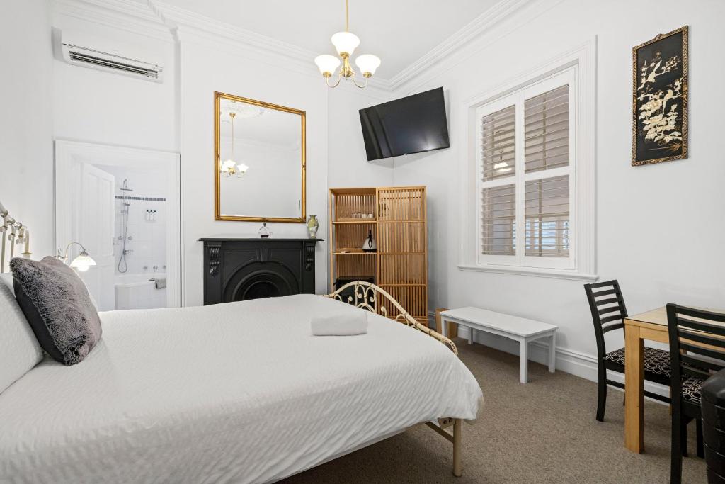 Accommodation in Fremantle - Room King Superior