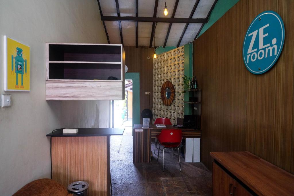 Fotografie z fotogalerie ubytování RedDoorz near Lotte Mart Maguwoharjo Yogyakarta v destinaci Yogyakarta