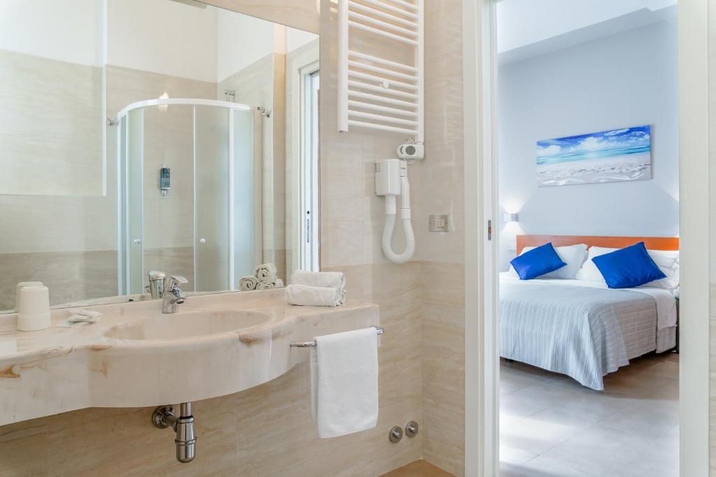Koupelna v ubytování Hotel Mon Pays