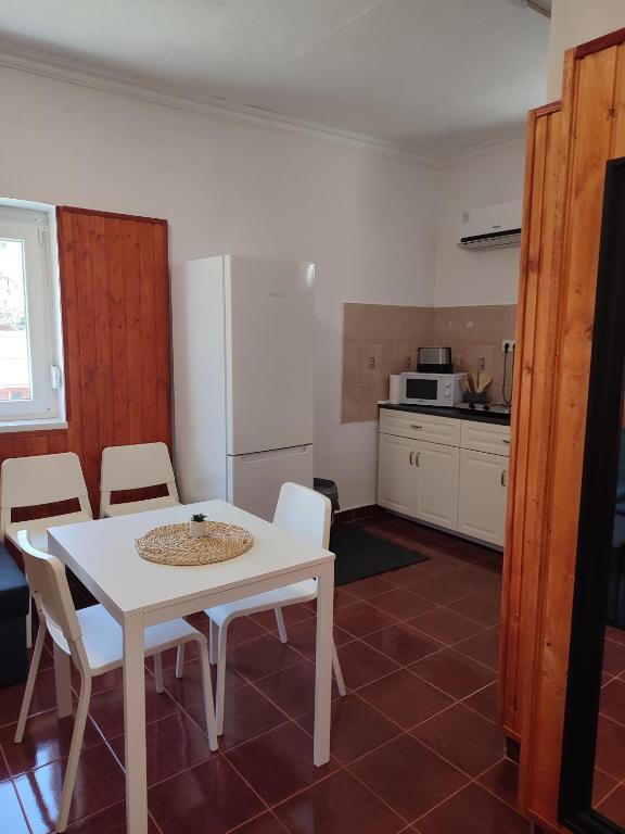 Kuchyňa alebo kuchynka v ubytovaní Rákos-patak Family House