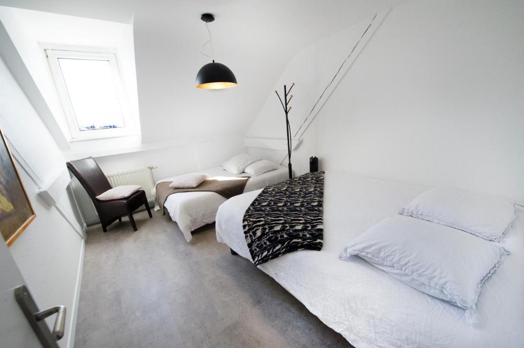 BIG MAMA with mobile aircon, free parking - 17