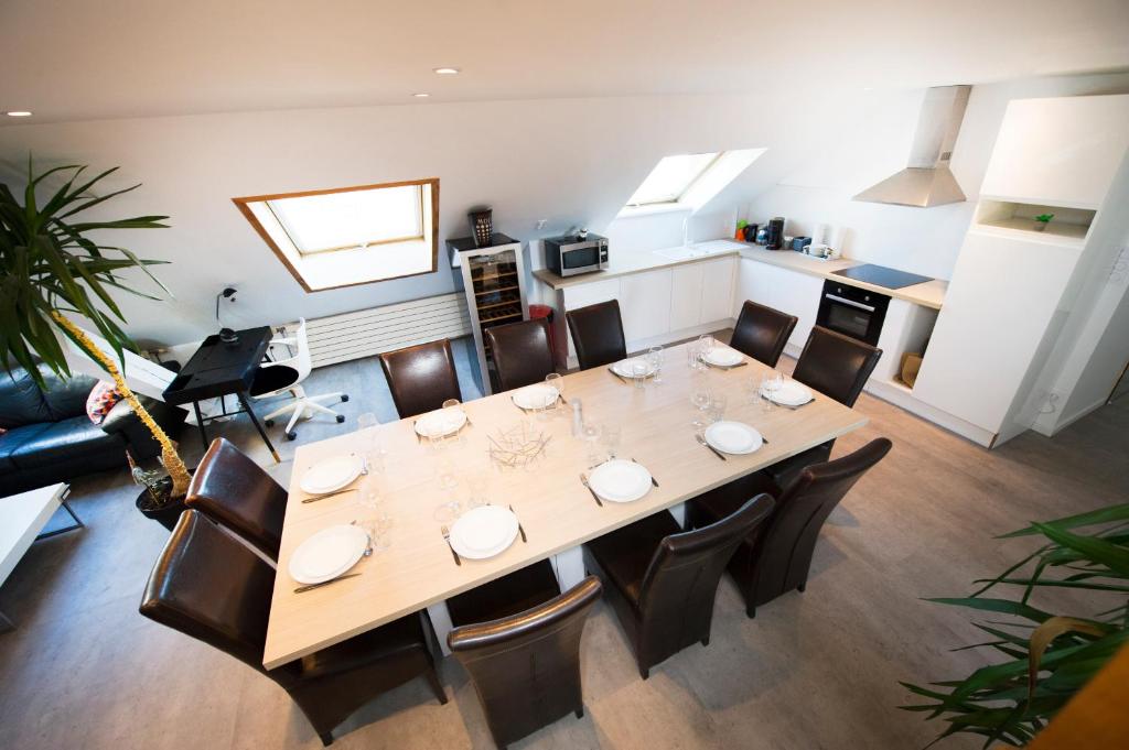 BIG MAMA with mobile aircon, free parking - 15