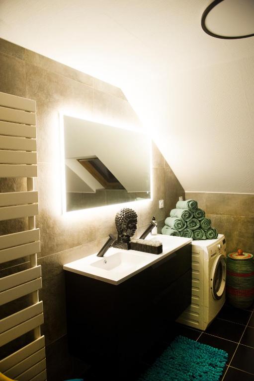 BIG MAMA with mobile aircon, free parking - 12