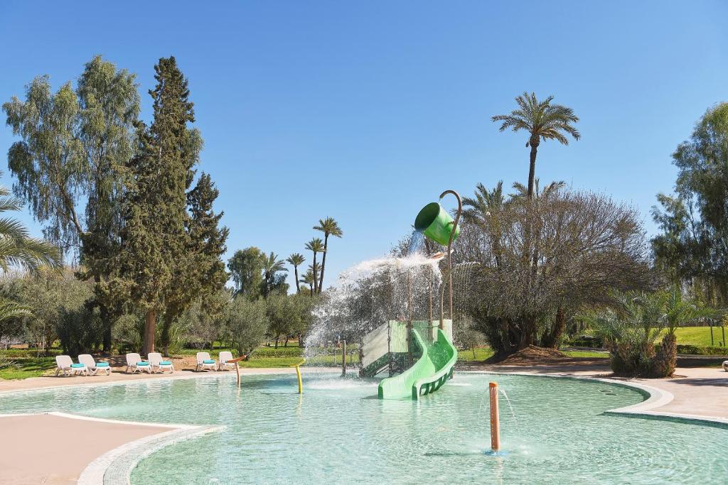 Bazén v ubytování Iberostar Waves Club Palmeraie Marrakech All Inclusive nebo v jeho okolí