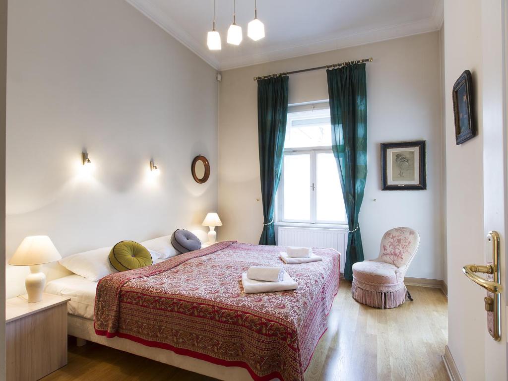 Antique Apartments Old Town - 阳台的一居室公寓-1Michałowskiego街1