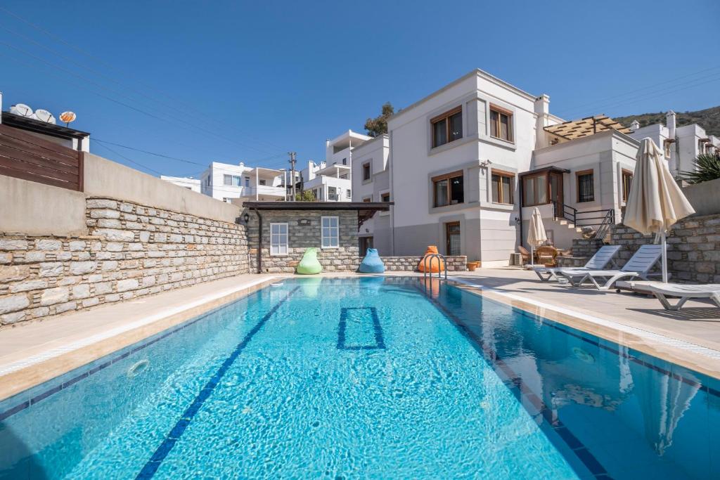 Private Pool Very Close to the Seaside 5+1 Villa in the Bodrum