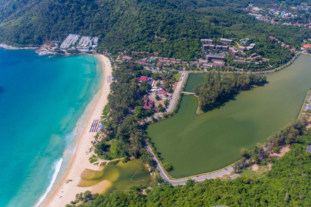 Fotografie z fotogalerie ubytování Beautiful Thai 4BR Pool Villa Fanny xxx v destinaci Rawai pláž