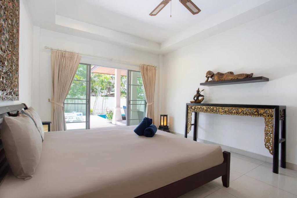 Fotografie z fotogalerie ubytování Beautiful Thai 4BR Pool Villa Fanny xxx v destinaci Rawai pláž