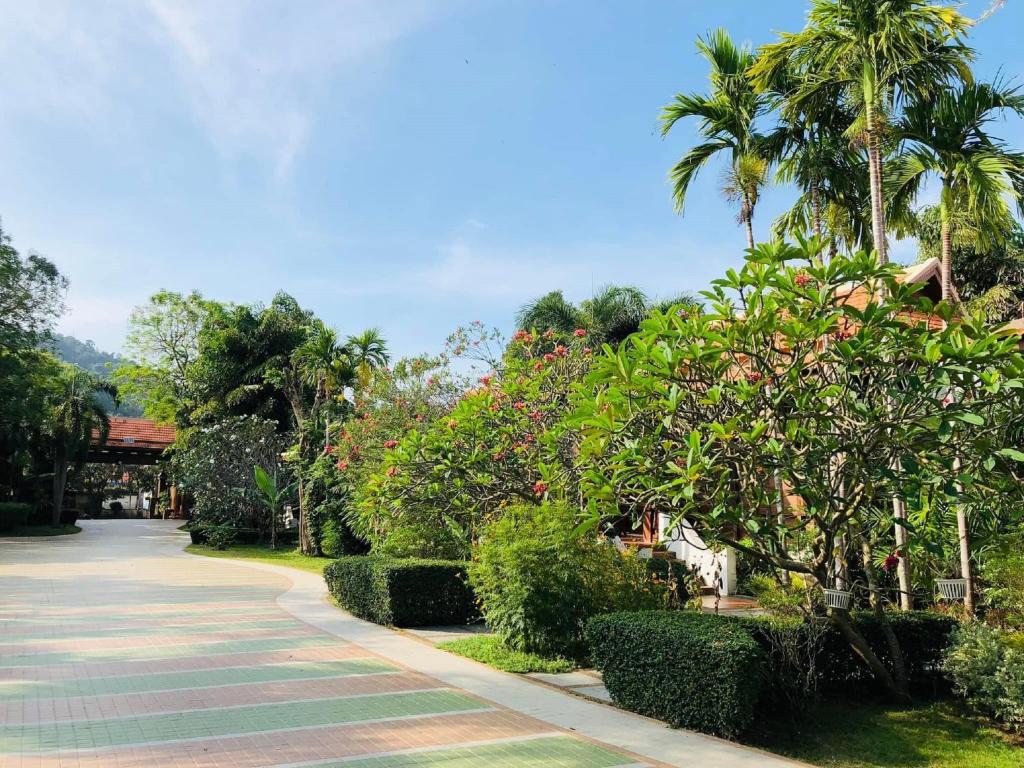 Zahrada ubytování Try Palace Resort Kep