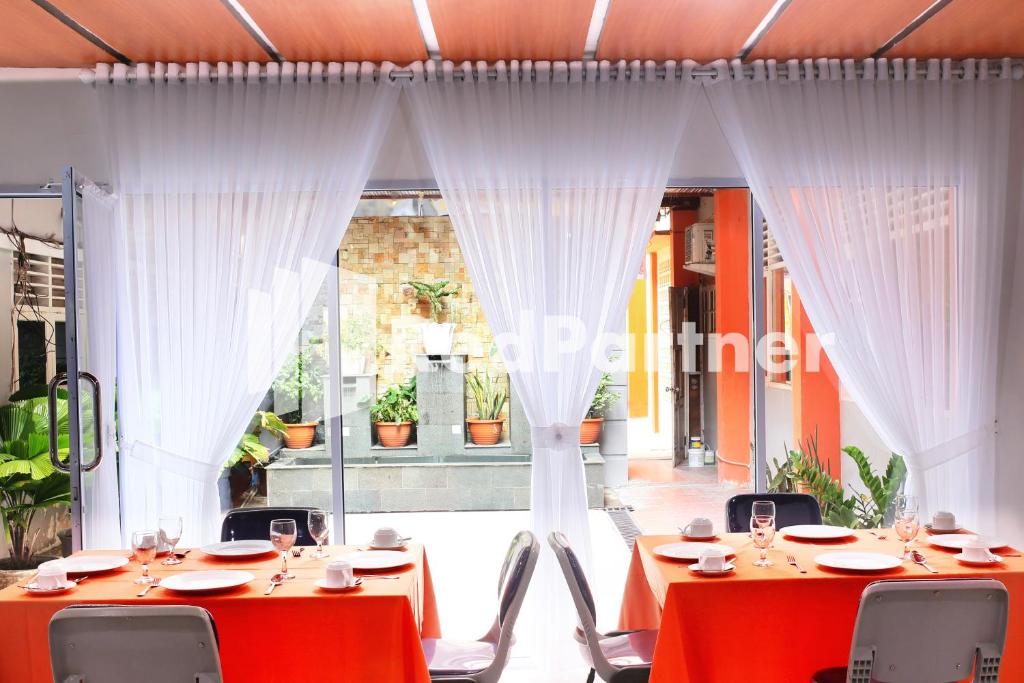 Fotografie z fotogalerie ubytování Edotel Syariah Nilam Sari Mitra RedDoorz v destinaci Pekanbaru