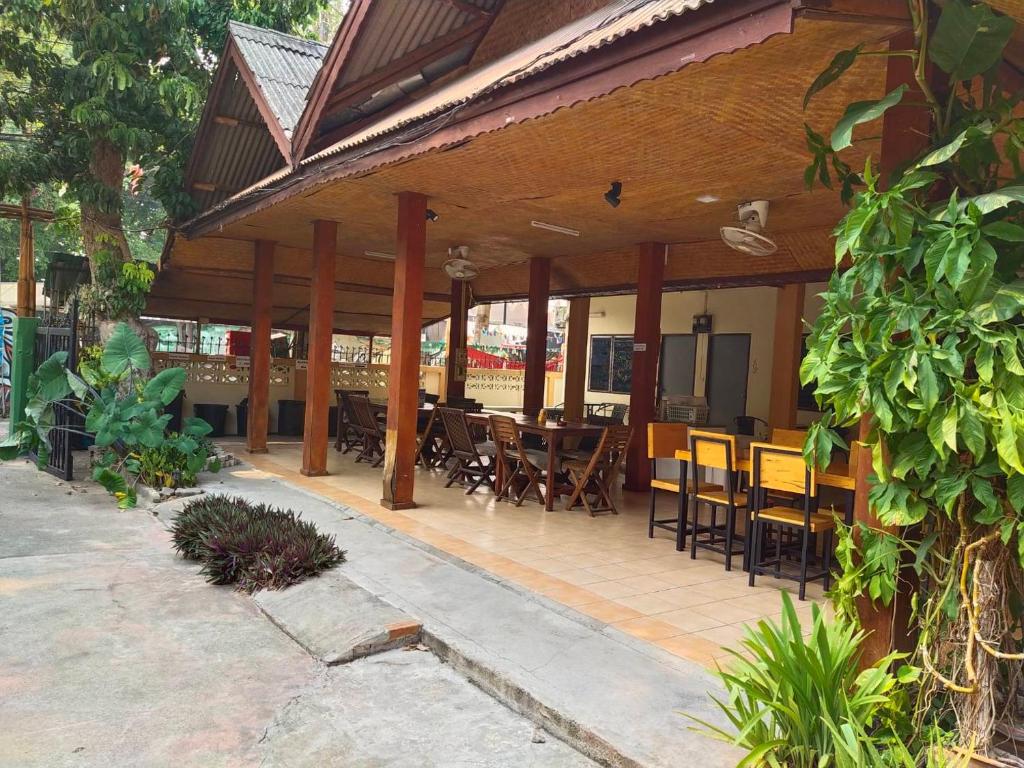 The Shire Guesthouse - Resim 18