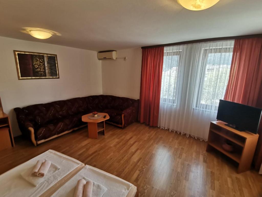 TV a/nebo společenská místnost v ubytování Apartments Stari most