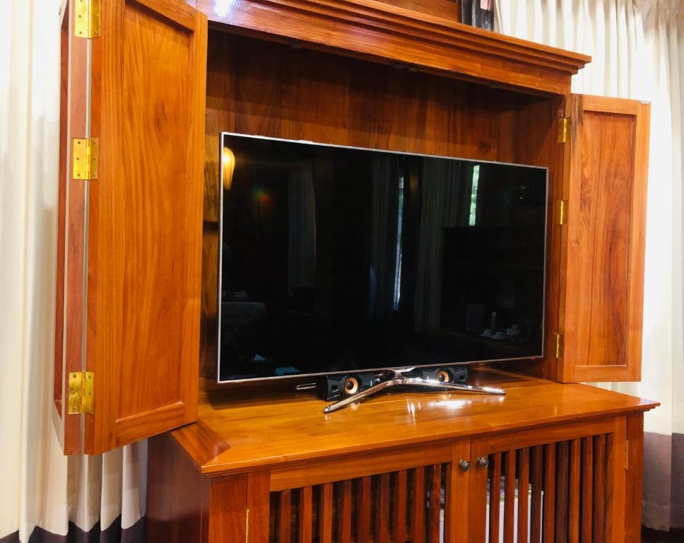 TV a/nebo společenská místnost v ubytování Try Palace Resort Kep