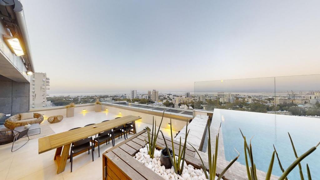 Picture of 10 Properties for Rent - Marina Bay Sands Infinity Pool