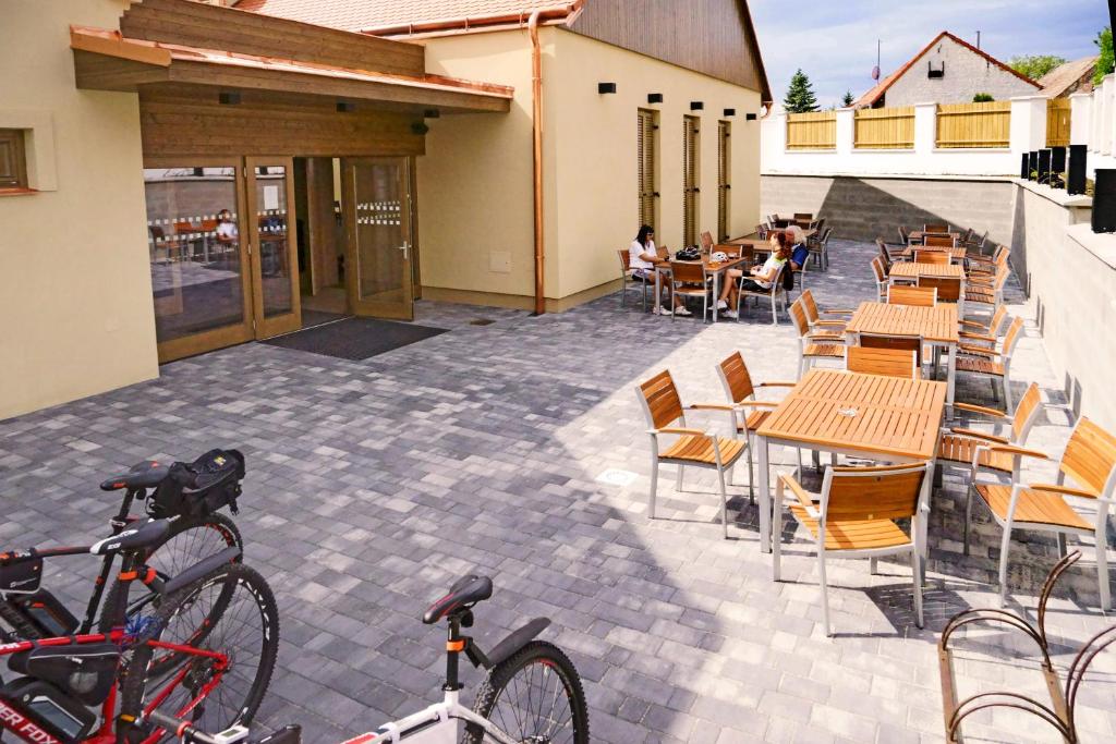 Restaurace v ubytování Penziony Hnanice