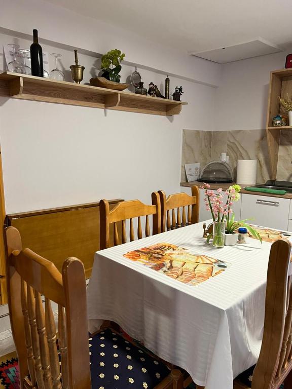 Toit of the bed and breakfast aladel või selle läheduses
