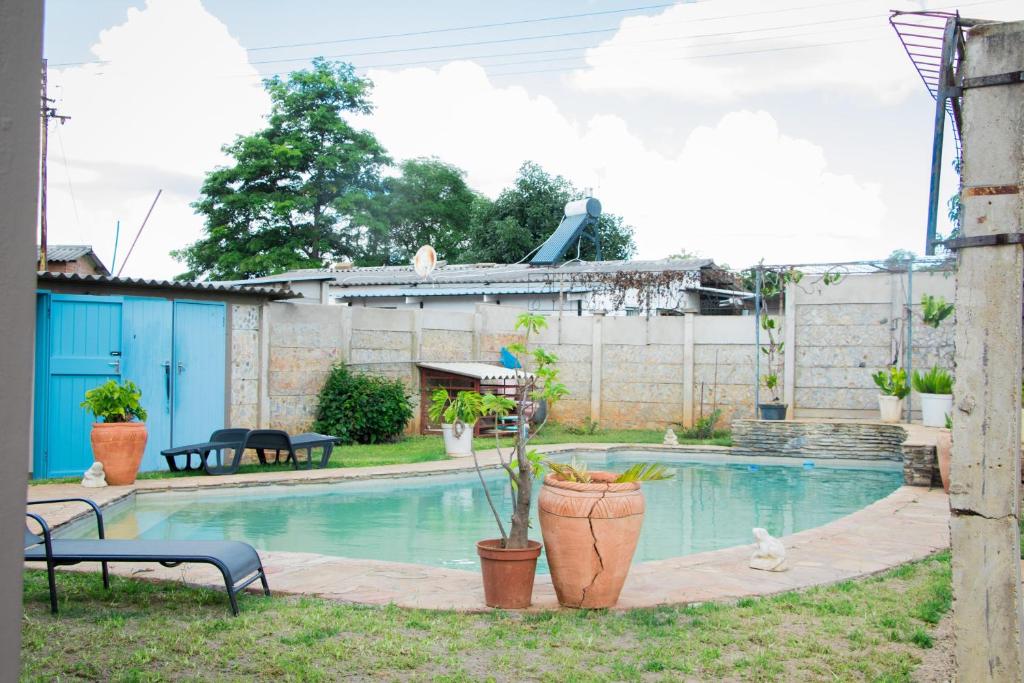 Fotografie z fotogalerie ubytování Neat one bedroom in Morningside guesthouse - 2089 v destinaci Bulawayo