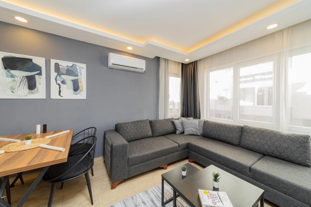 Lovely Central Apartment near Beach in Muratpasa, Antalya