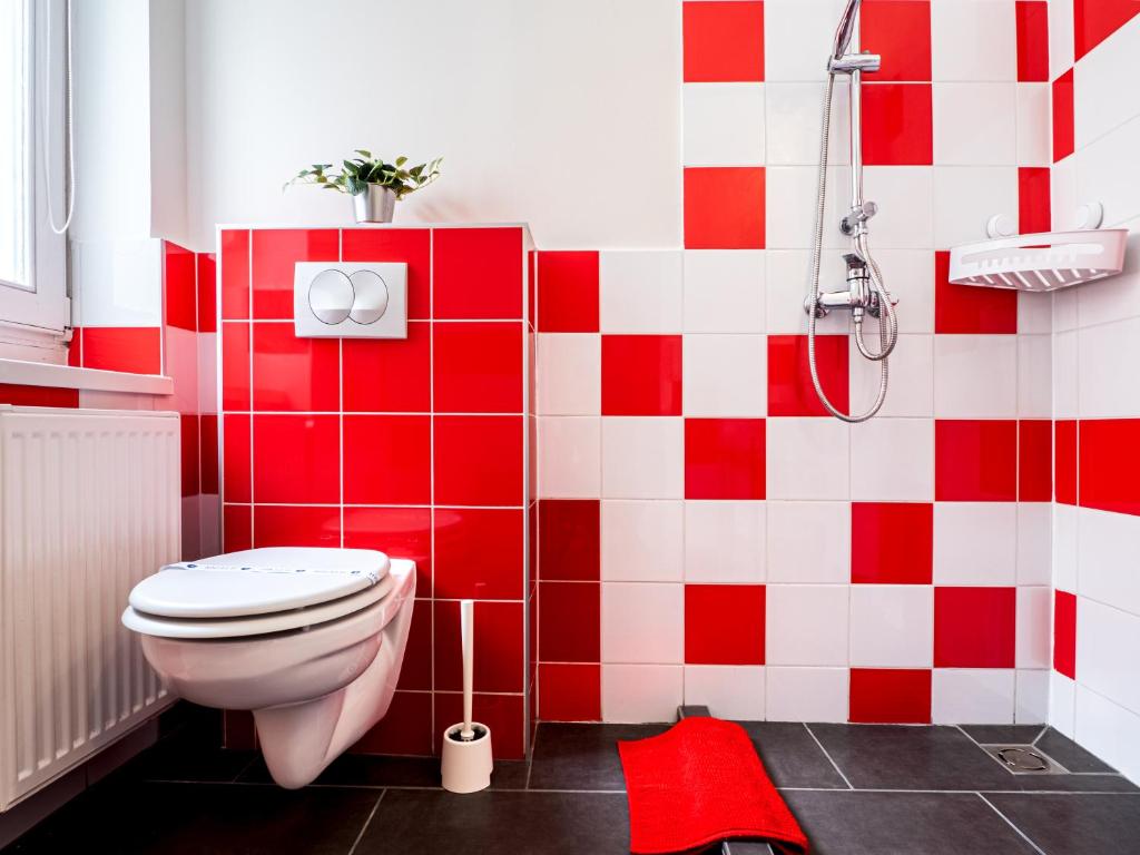 A bathroom at Colors Apartment