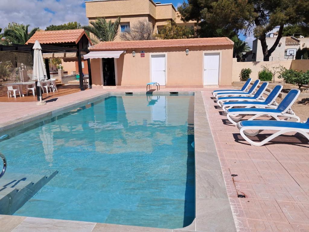 Bazén v ubytovaní Villa Zenia Beach alebo v jeho blízkosti