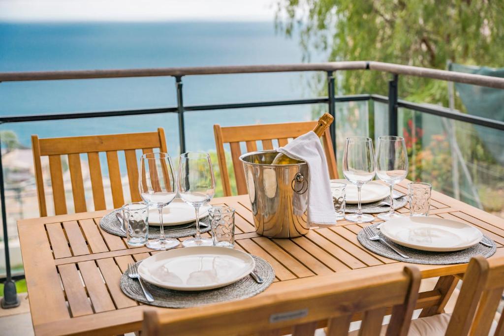 Zdjęcie z galerii obiektu Frontière Monaco, Terrasse Vue Mer, Tour Odeon - AP w mieście Beausoleil