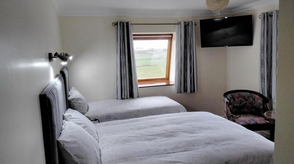 Lahiff's Bay View Guest House, Spanish Point (updated prices 2024)