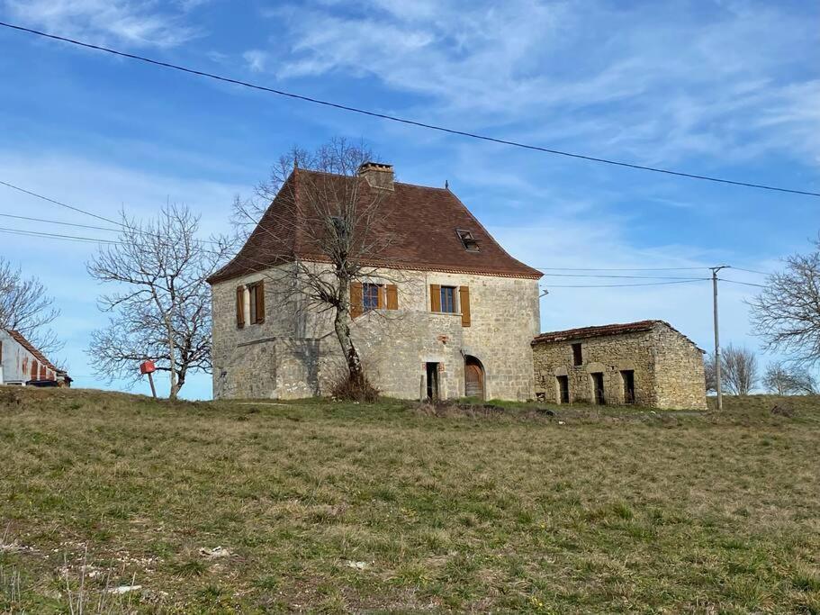 Budova, v ktorej sa dovolenkový dom nachádza