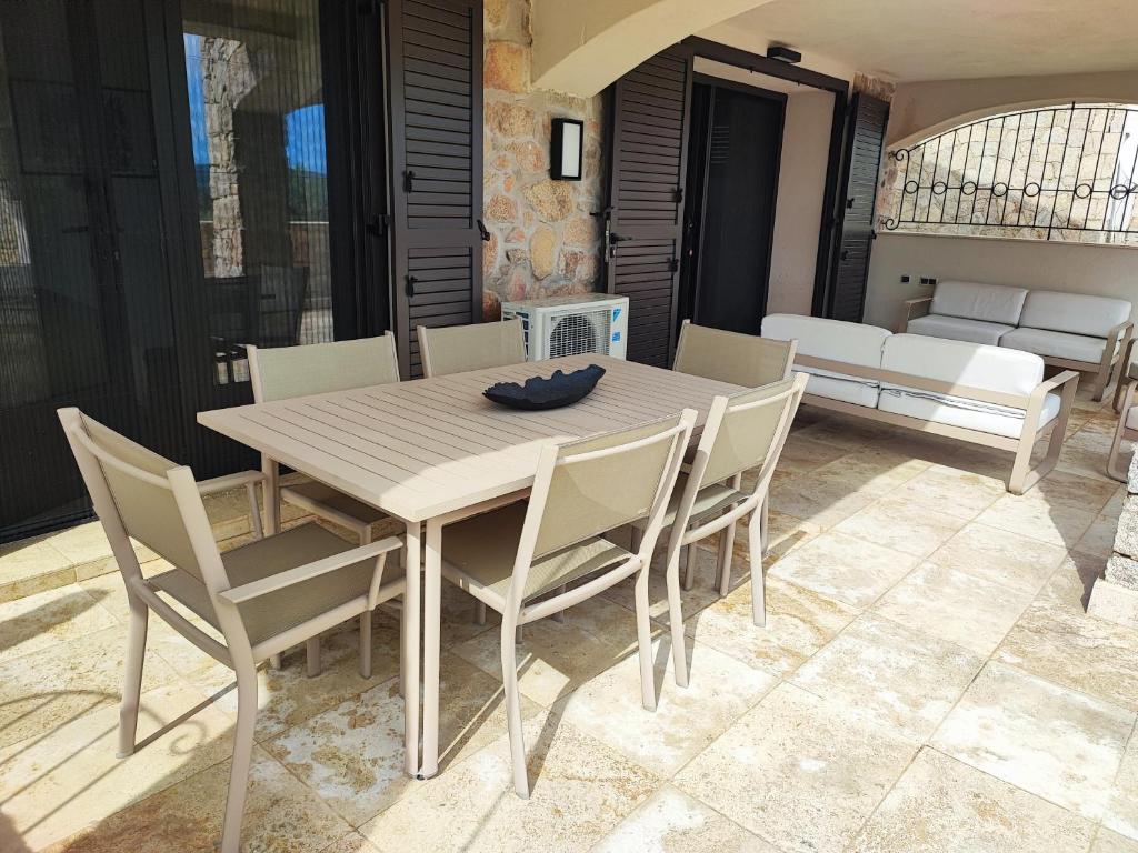 Fotografia z galérie ubytovania Appartement confortable pour 6 personnes avec piscine privée v destinácii Lecci
