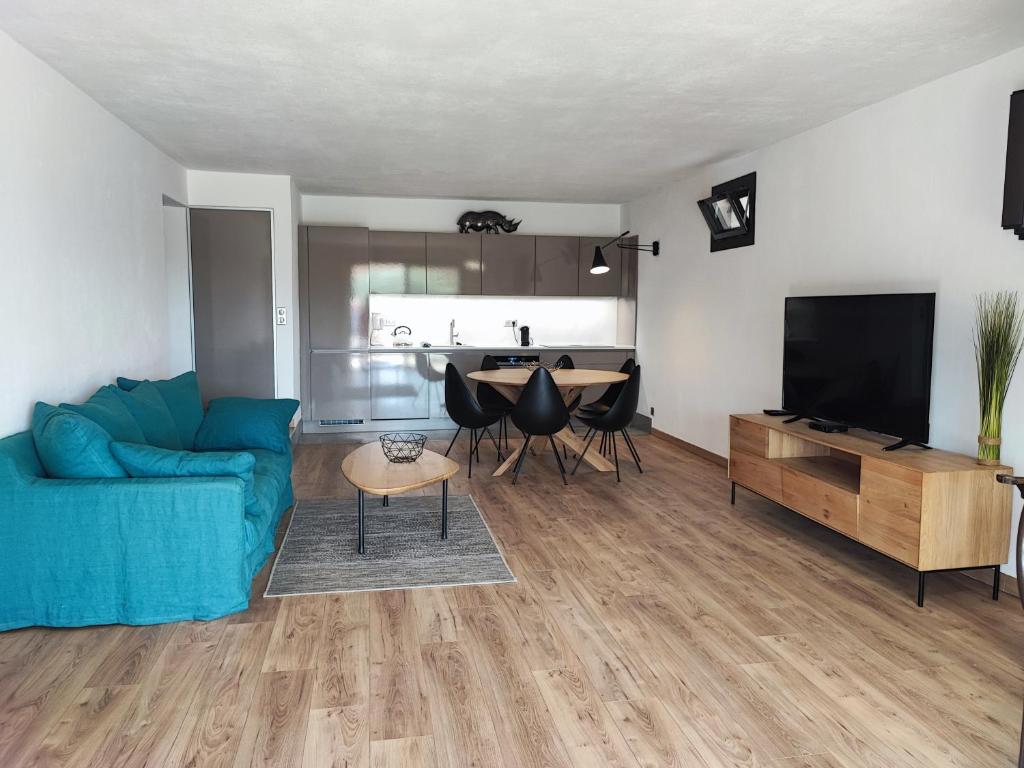 Fotografia z galérie ubytovania Appartement confortable pour 6 personnes avec piscine privée v destinácii Lecci