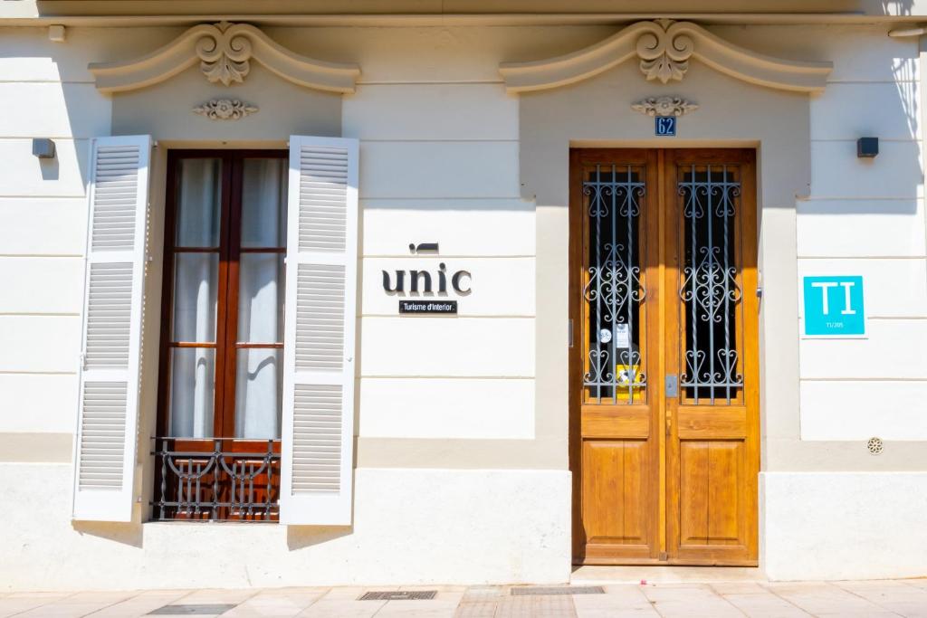 Exteriér alebo vchod do ubytovania "unic, turisme d'interior"